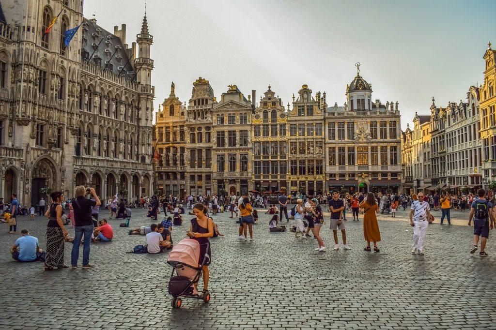 Best travel tips for Europe - free walking tours