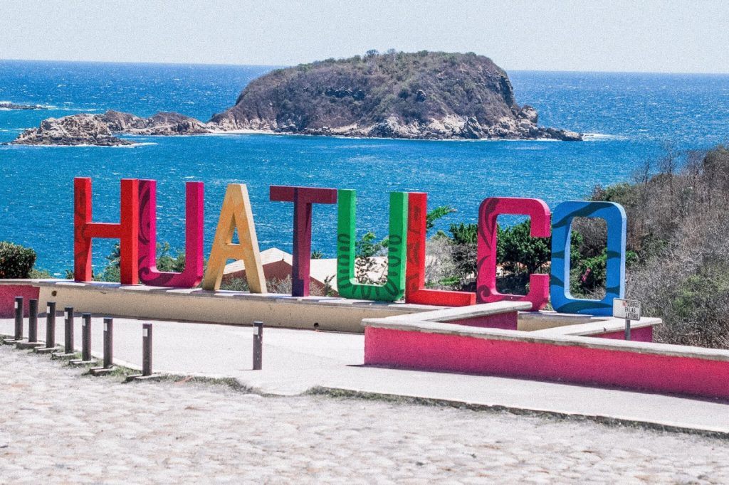 Huatulco Sign