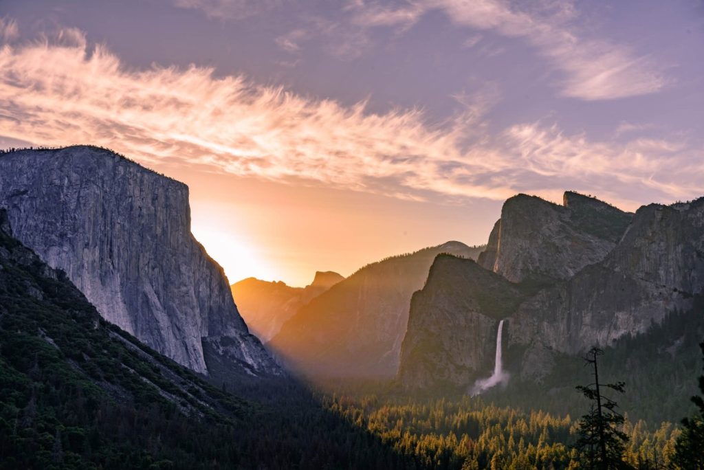 Tunnel view Yosemite sunrise