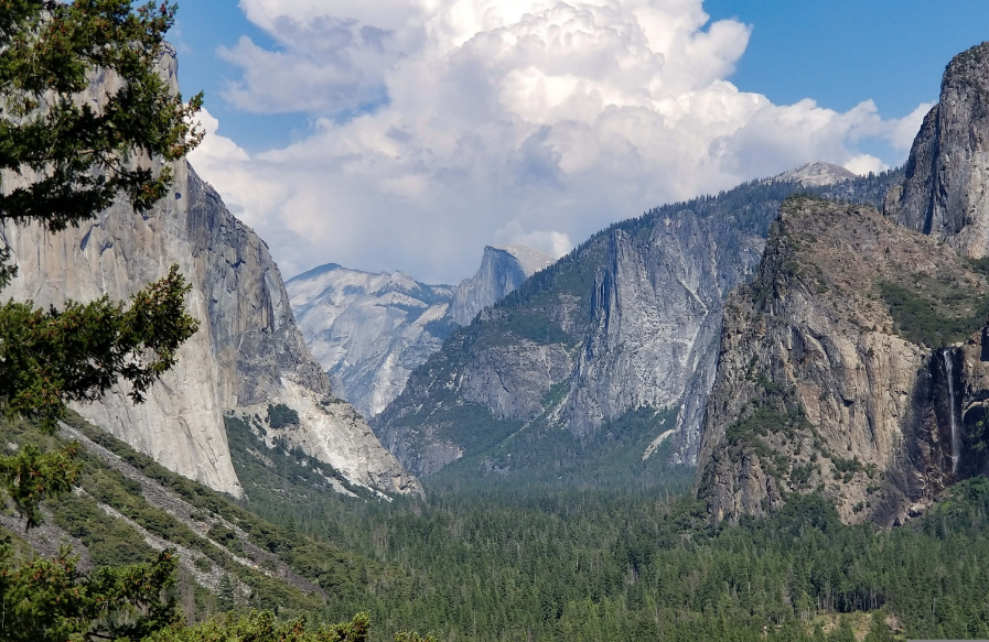 Tunnel View Lookout Yosemite